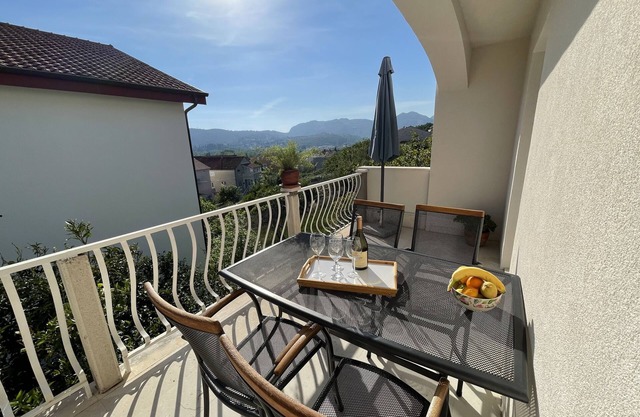 Spacious Holiday Residence Zvono - 8 minutes from the beach