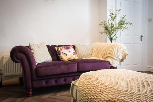 Spacious Holmfirth Home Near Trails and Town Sleeps 5