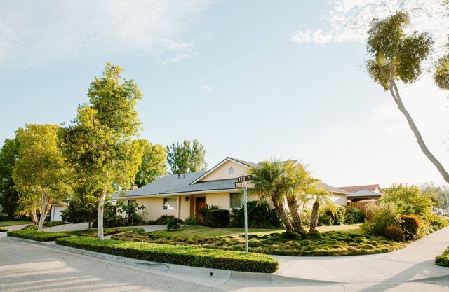 Spacious home 7 minutes away from the beach!