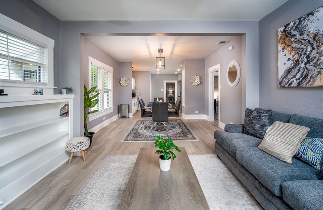 Spacious Home Close to downtown SA
