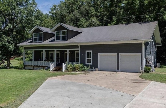 Spacious home in quaint & quiet area. Lots of natural space & centrally located!