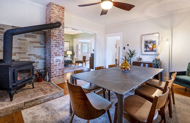 Spacious home steps from Main St and Shenandoah NP with firepit & large backyard