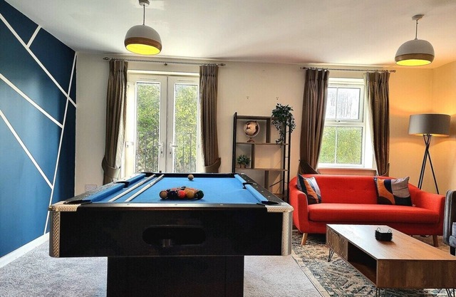 Spacious House | Parking | Long Stay Discount