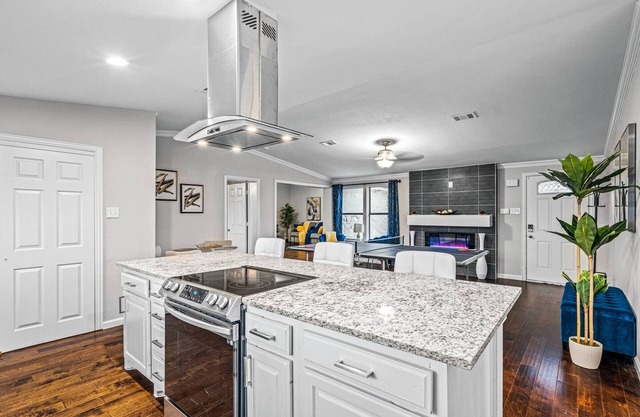 Spacious House-single Level Near Lake Huge Parking