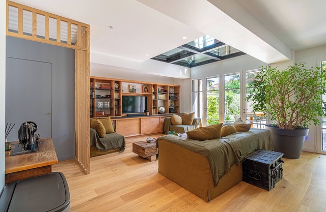 Spacious house with garden
