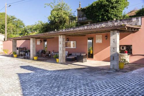 Spacious House with Mountain View in Carboeiro de Francia