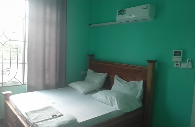 Spacious lodge with 6 bedrooms and WiFi, AC in phenomenal Dar es Salaam