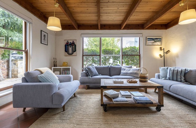 Spacious Loft House close to River Walks and Pristine Beach!