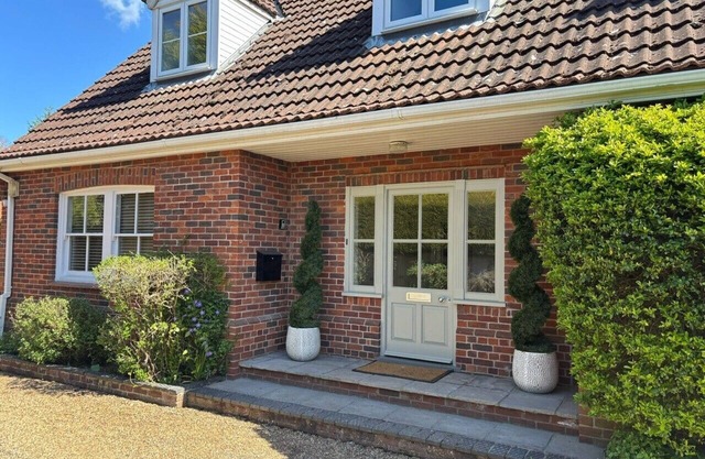 Spacious, luxurious house in Holt, total refurbishment: new from April 2025