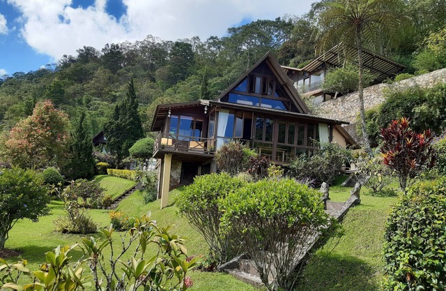 Spacious, Luxurious Lake Cabin in the Fresh Mountain Air of Bedugul