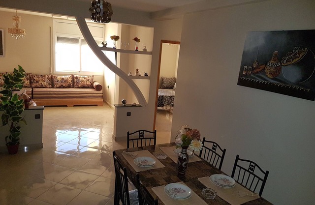 Spacious luxury apartment (110m) 4 bedrooms with garage in the city center
