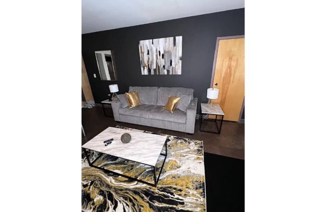 Spacious Midtown Getaway