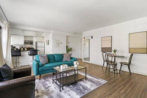 Spacious & Modern 2BR Apartment - Algonquin 06-008E