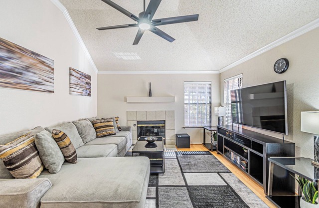 Spacious North Dallas Home with 2 Living Areas – Great for Work and Relaxation