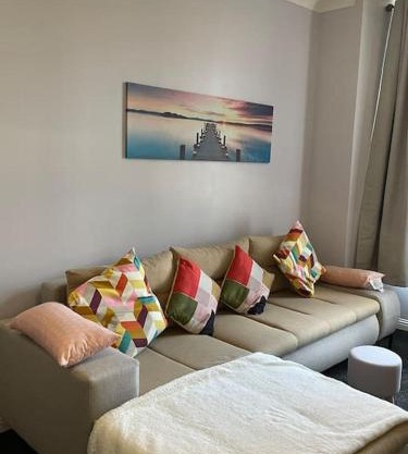 Spacious one bedroom flat, entire property.