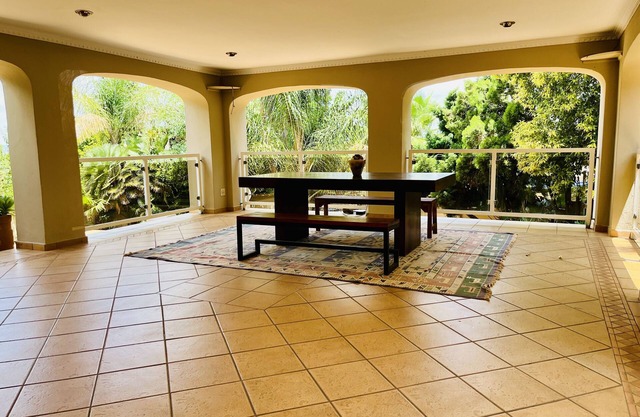 Spacious peaceful 5 bedroom house.