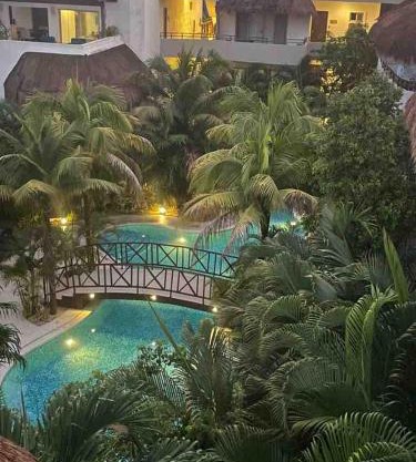 Spacious Penthouse with private rooftop & jacuzzi