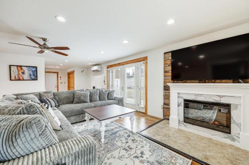 Spacious Presque Isle Home Walk to Downtown!