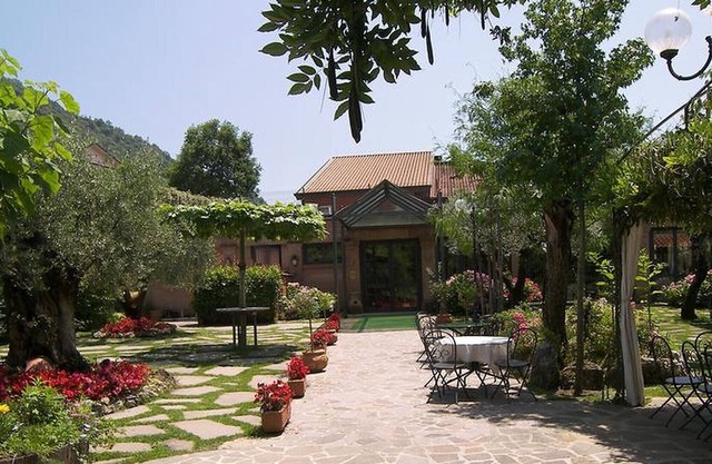 Spacious quadruple room near Montecassino