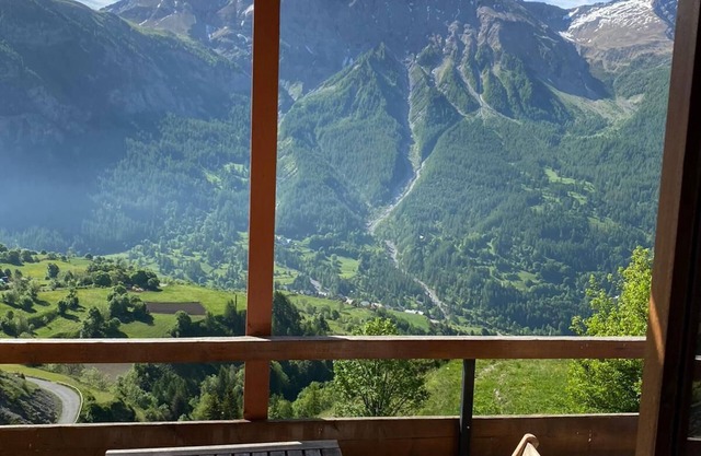 Spacious, quiet apartments with exceptional views