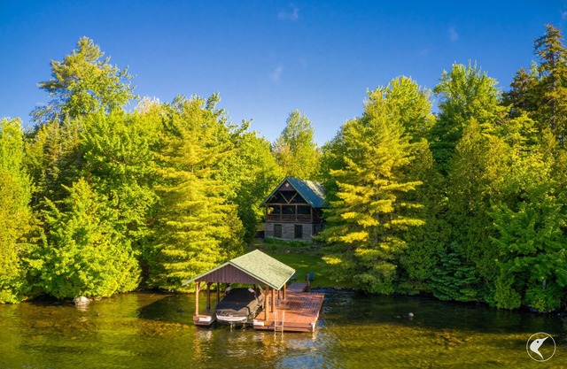 Spacious Residence on Lake Placid Lake with Hot Tub!