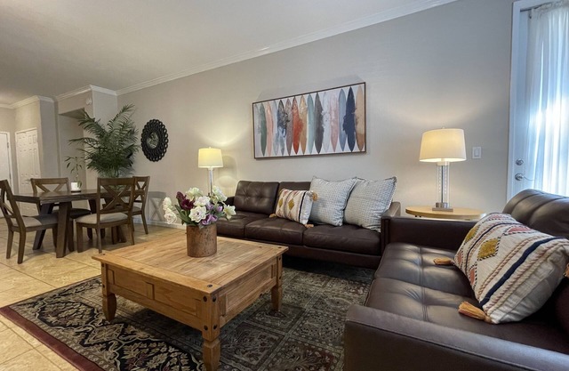 Spacious resort community 2bed/2bath condo with garage!