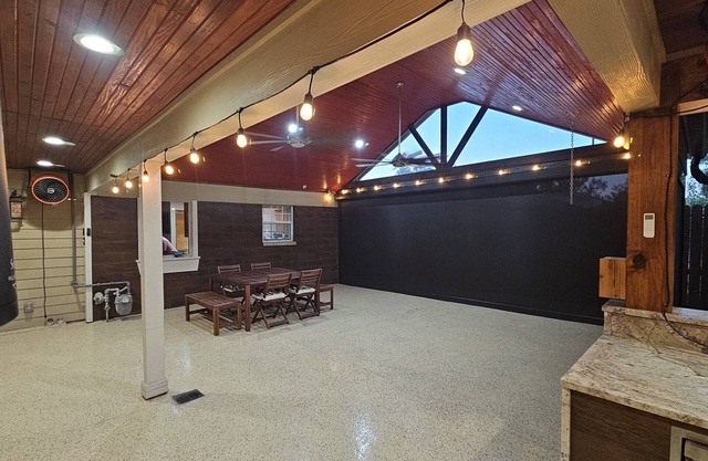 Spacious Retreat: Cozy Bedrooms, Gourmet Kitchen & Outdoor Oasis!