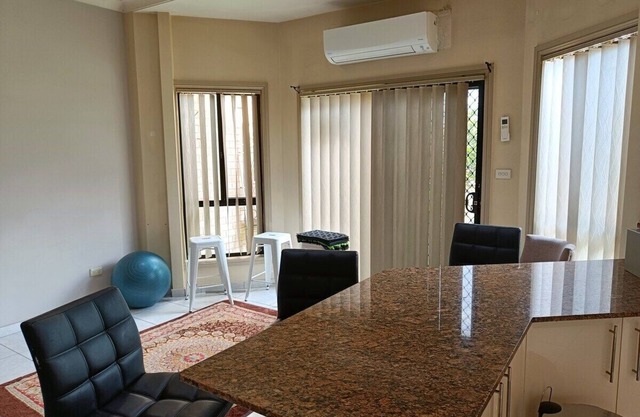 Spacious Room in spacious house | Air conditioning (Shared accomodation)
