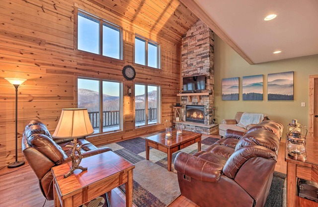 Spacious Slaty Fork Home ~ 12 Mi to Snowshoe