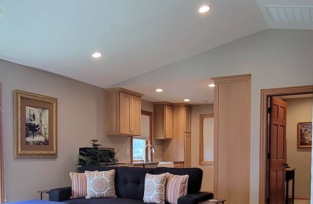 Spacious studio near Jacksonville, WiFi, kitchen, balcony & spectacular views