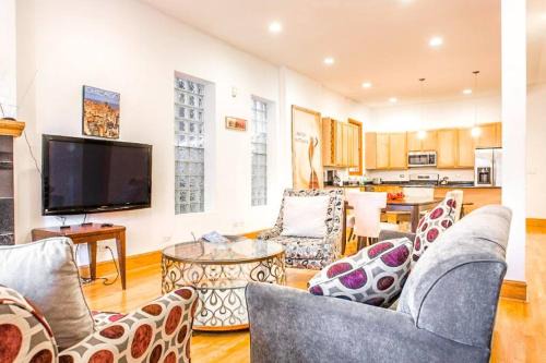 Spacious & Stylish Home at the heart of Wicker Park