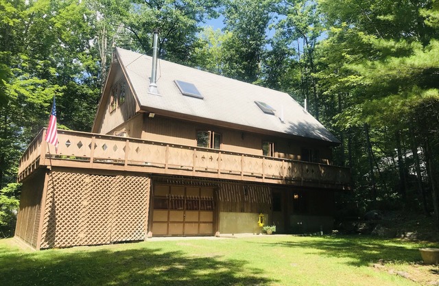 Spacious Suissevale Winnipesaukee Water Access Sleeps 10