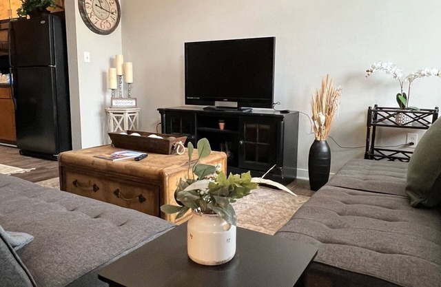 Spacious Townhouse in the Heart of Uptown