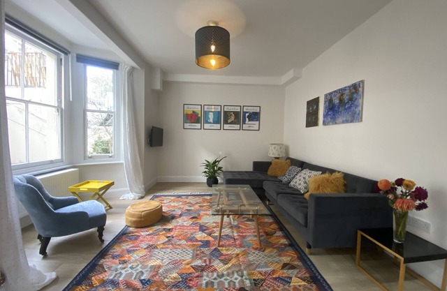 Spacious Two Bedroom flat in Maida Vale