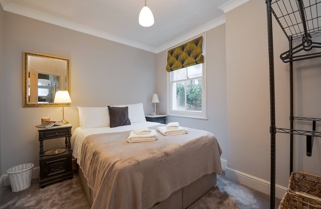 Spacious two bedroom maisonette with private garden in Balham by UnderTheDoormat