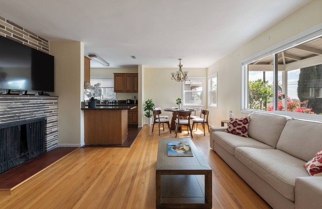 Spacious 4-bedroom house in lovely La Crescenta-Montrose