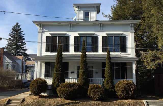 Spacious Victorian duplex near MASSMoCA, MCLA (19)