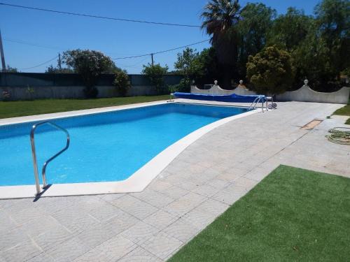 Spacious Villa Lara Estoi with heated pool