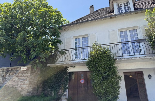 Spacious village house with private garden in the Perigord