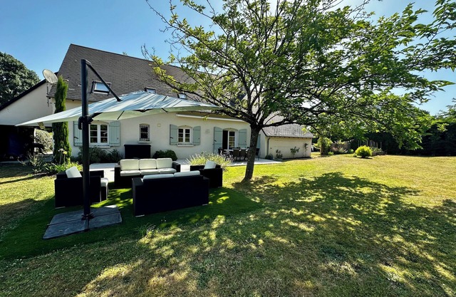 Spacious, well-equipped family villa between vineyards and the châteaux of the Loire Valley