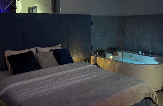 SpaNISH apartmann-the most beautiful private SPA apartment with a jacuzzi in Niš