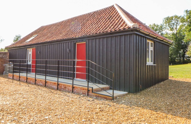 SPARROW BARN, pet friendly in Reepham, Norwich