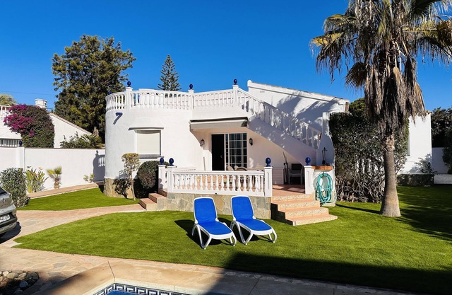 Special familyfriendly prices for this beautiful villa with pool, near the beach