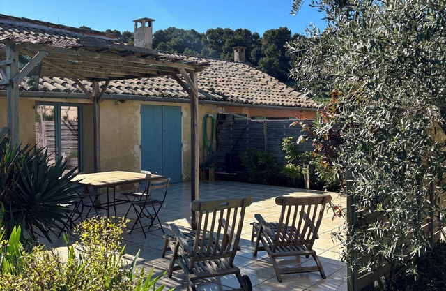 SPECIAL OFFER JULY, in the heart of the DENTELLES DE MONTMIRAIL mountains