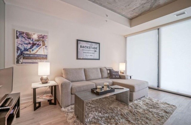 Spectacular 1BR Condo in Hot King West