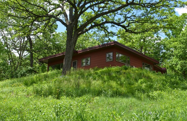 Spectacular 77 acre estate, fishing ponds & close to Kettle Moraine trails
