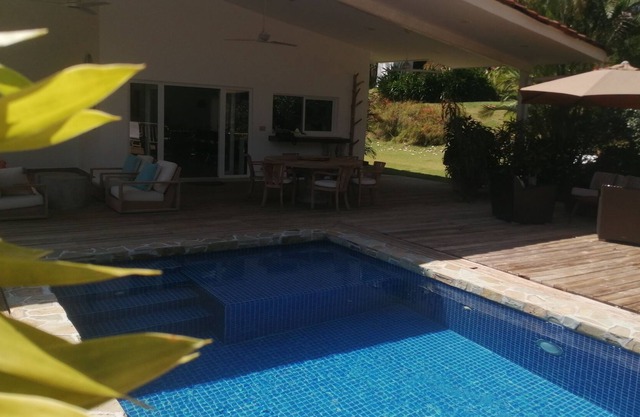 Spectacular house 30 meters from Executive Beach