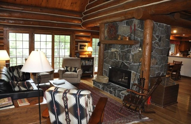 Spectacular Log Cabin at Piseco Lake