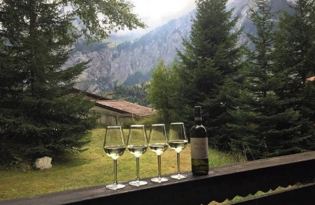 SPECTACULAR MOUNTAIN SCENERY AND SYLVAN ALPINE LANDSCAPES IN THE CANTON OF BERN