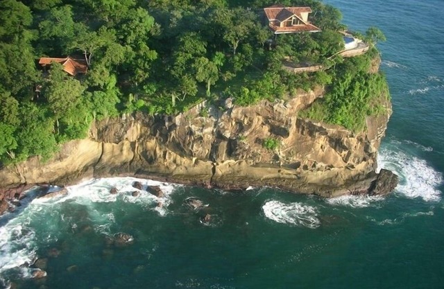 Spectacular Ocean Cliff 5BR Home & Beach in Gated Community